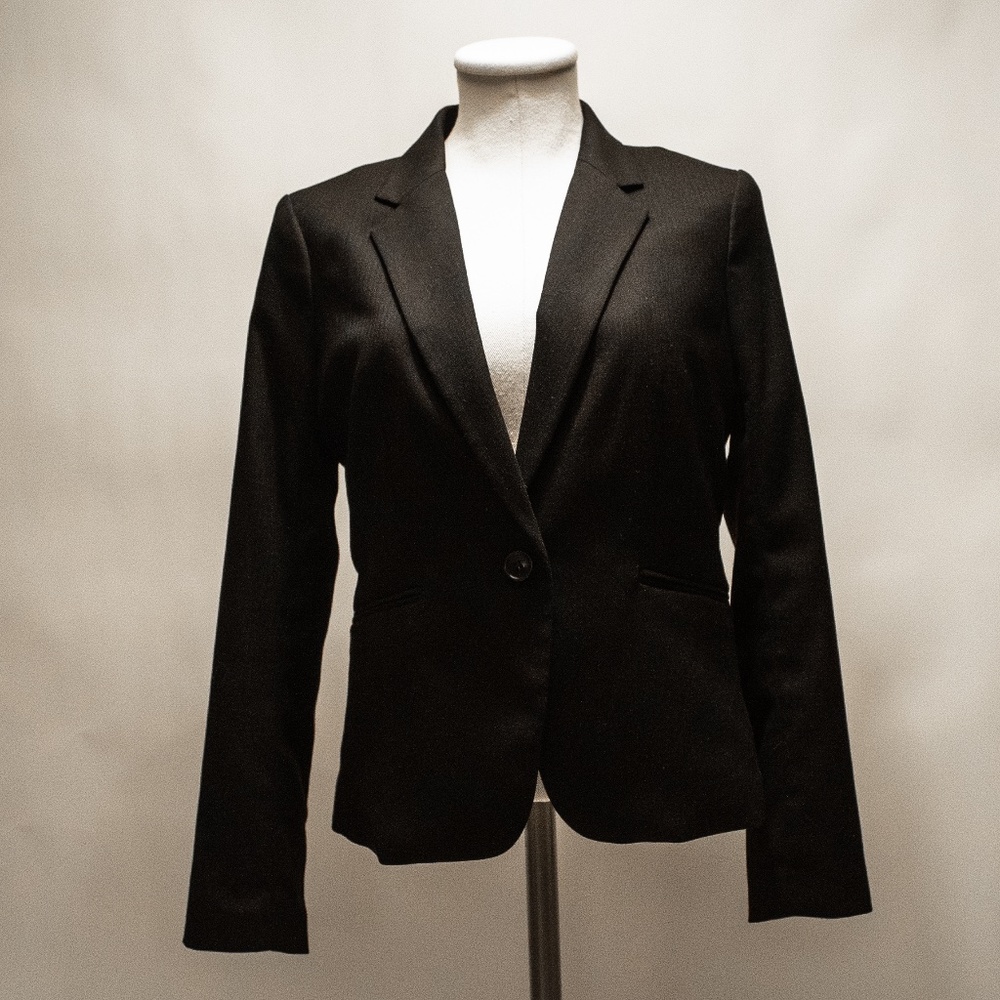 ZARA black fitted blazer